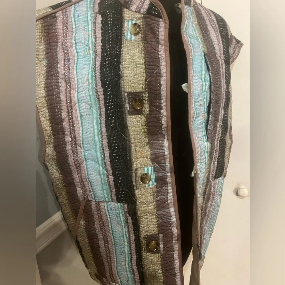 Reclaimed vintage unisex quilted vest in stripe - Picture 2 of 4
